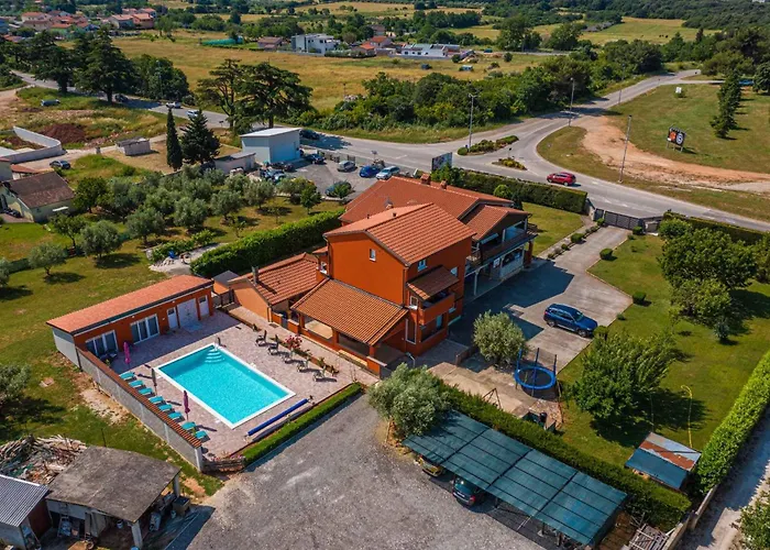 Pula, Istria 3 Appartement *