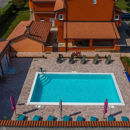 Pula, Istria 3 아파트