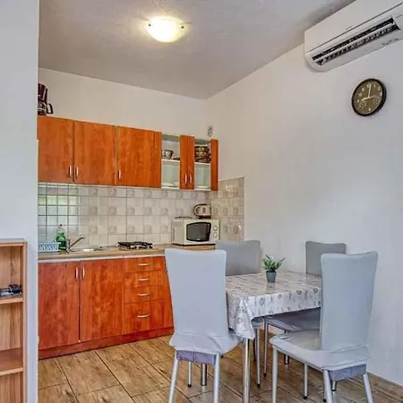 Apartment in Pula/Istrien 11168 *