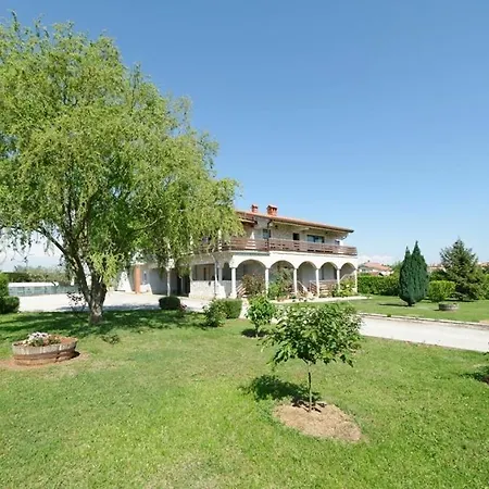 Pula, Istria 3 Apartment *