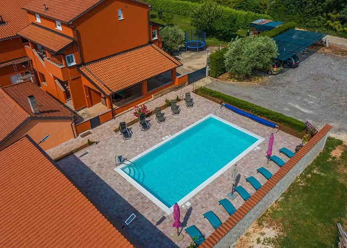 Pula, Istria 3 Пула